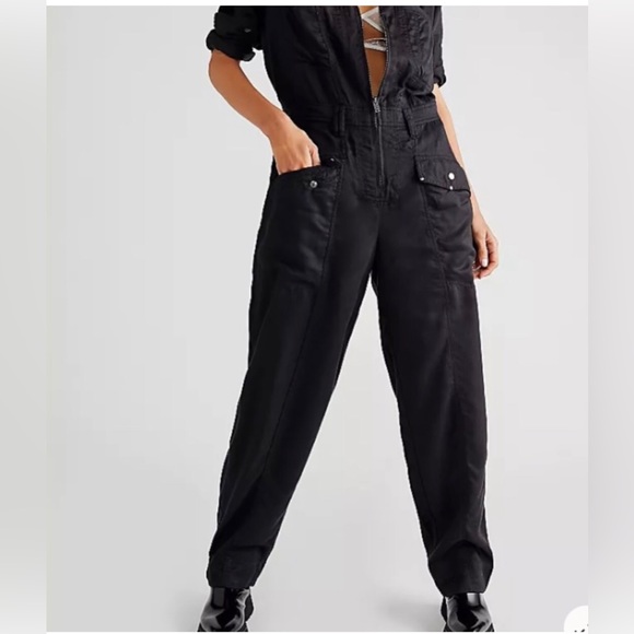 Free People Time for Me black lyocell overall jumpsuit size Medium new - Picture 3 of 16